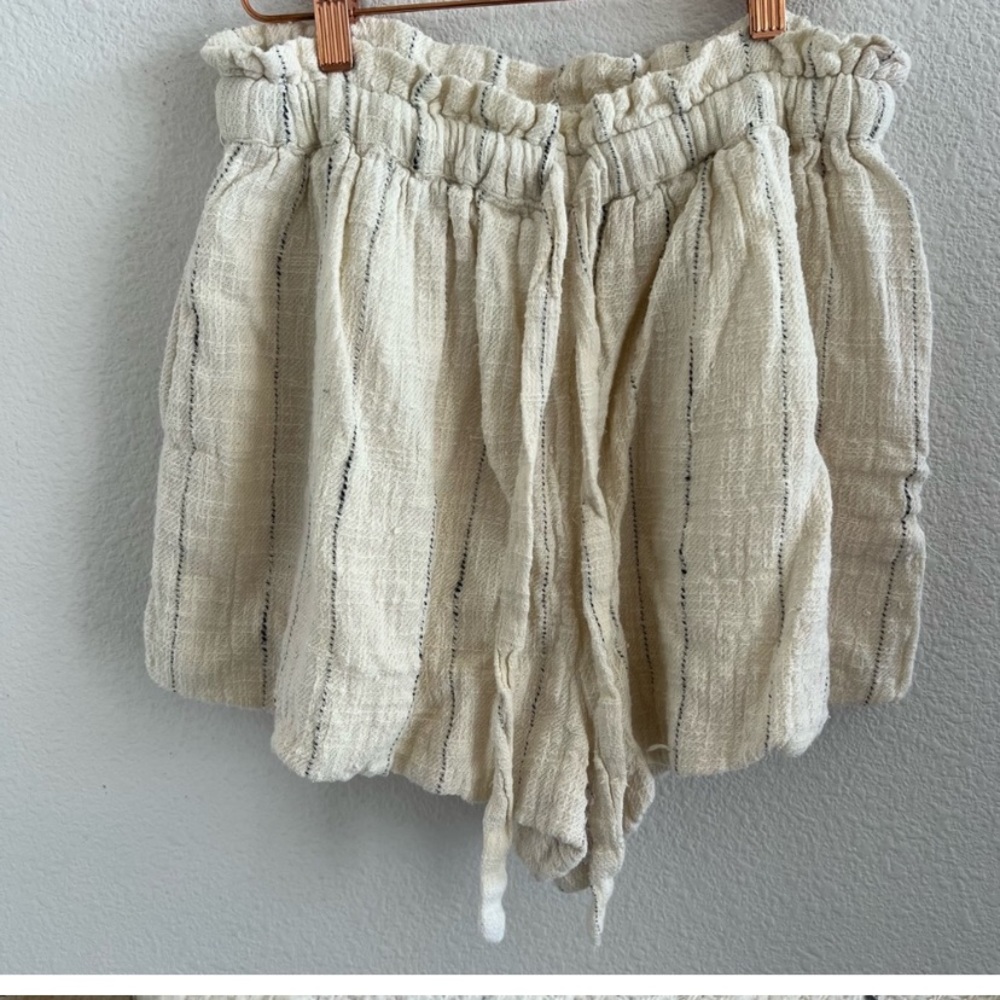 Free People Paperbag Shorts Cream Textured Elastic Waist Bubble Medium